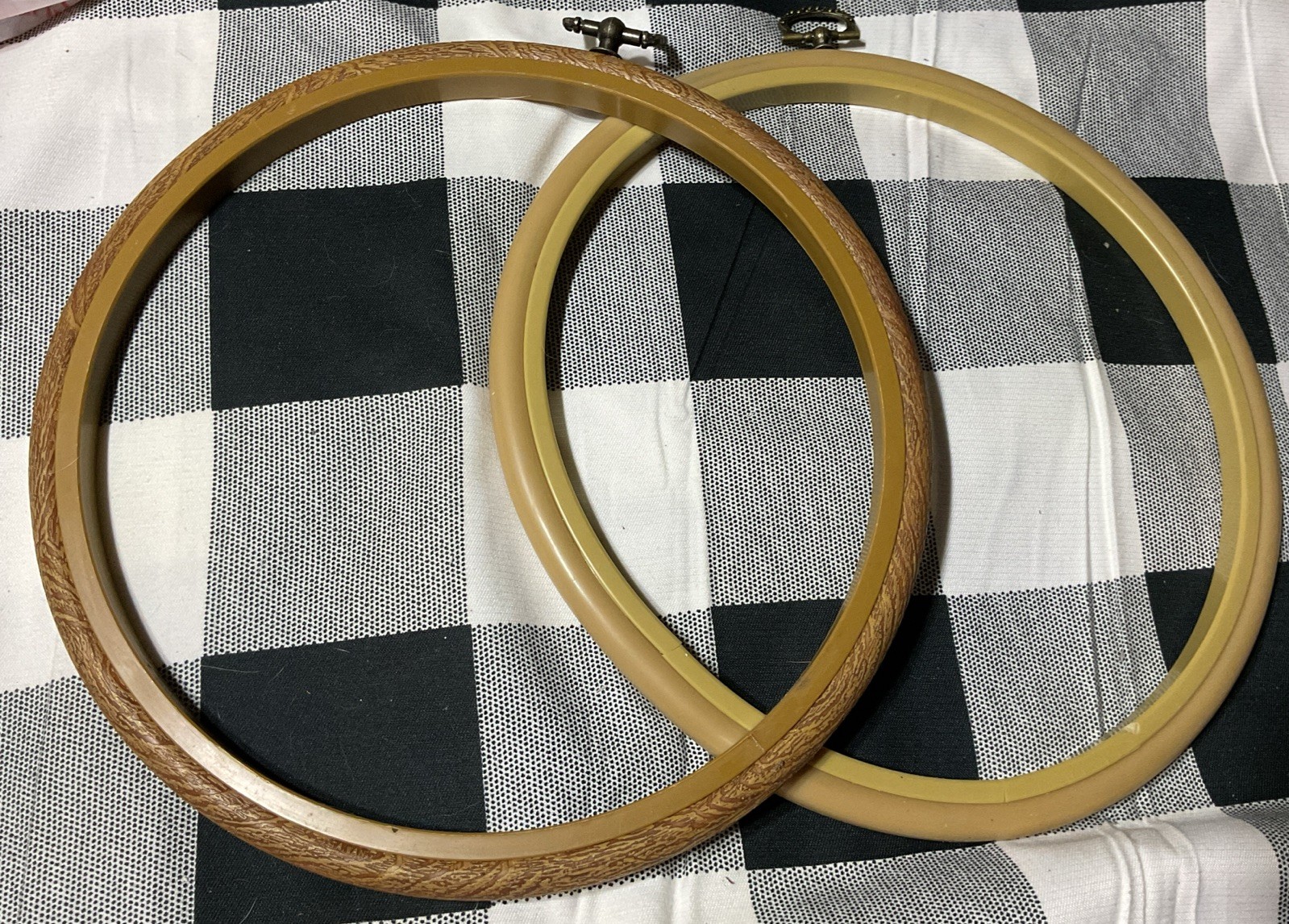 Lot of 2 Flexi-Hoop Frames Woodgrain Finish Crafts Embroidery Projects 8 In