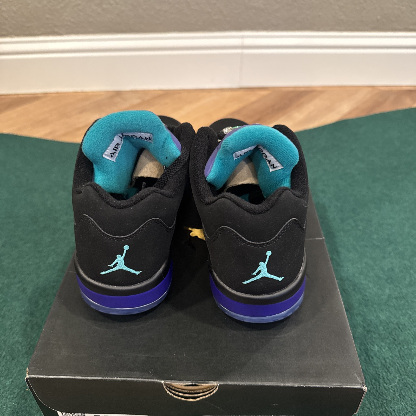 Jordan 5 Golf Blk/Grape U.S 9.5 Mens