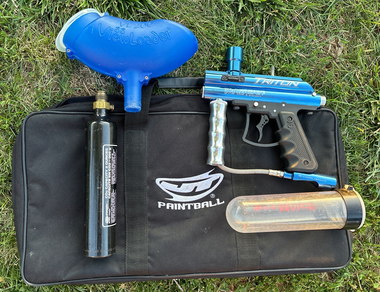 Triton Paintball Blue Chrome Paintball Gun Hopper Co2 Cartridge Padded Bag AS IS