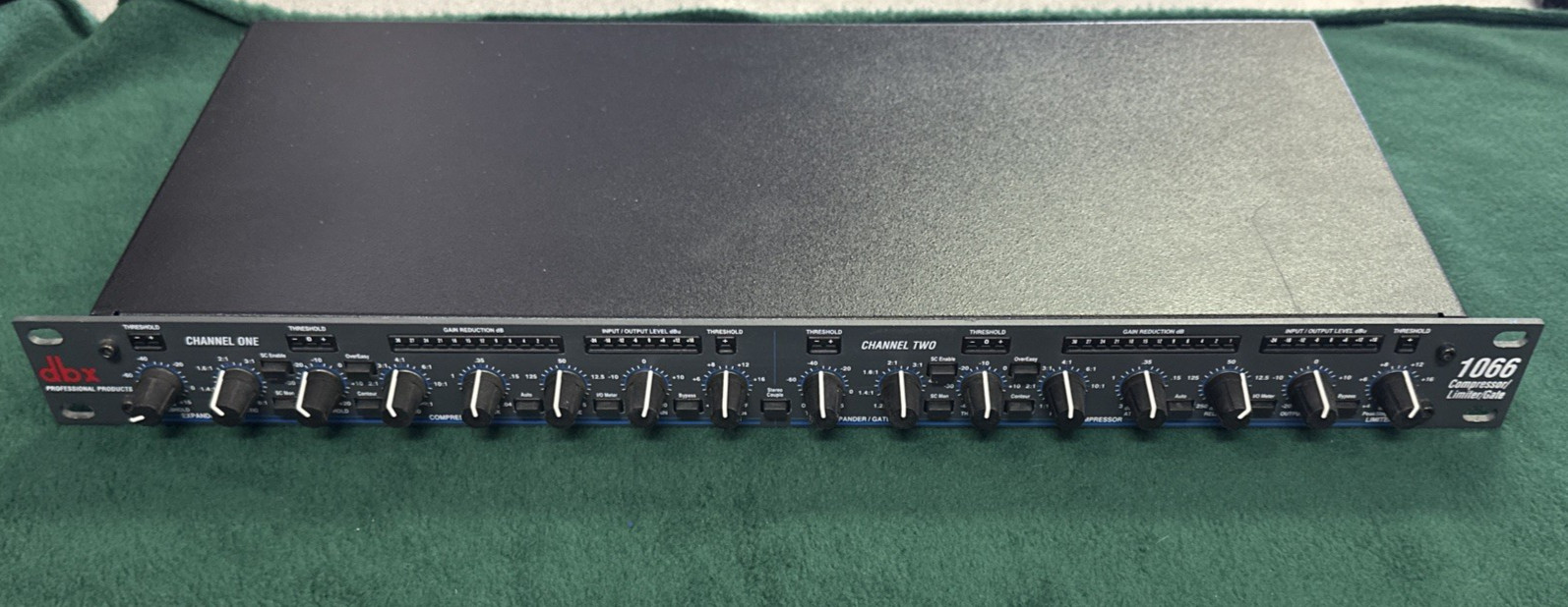 DBX 1066 Rack Mount Quad Compressor Limiter Gate DBX1066 2 Channel Used Tested