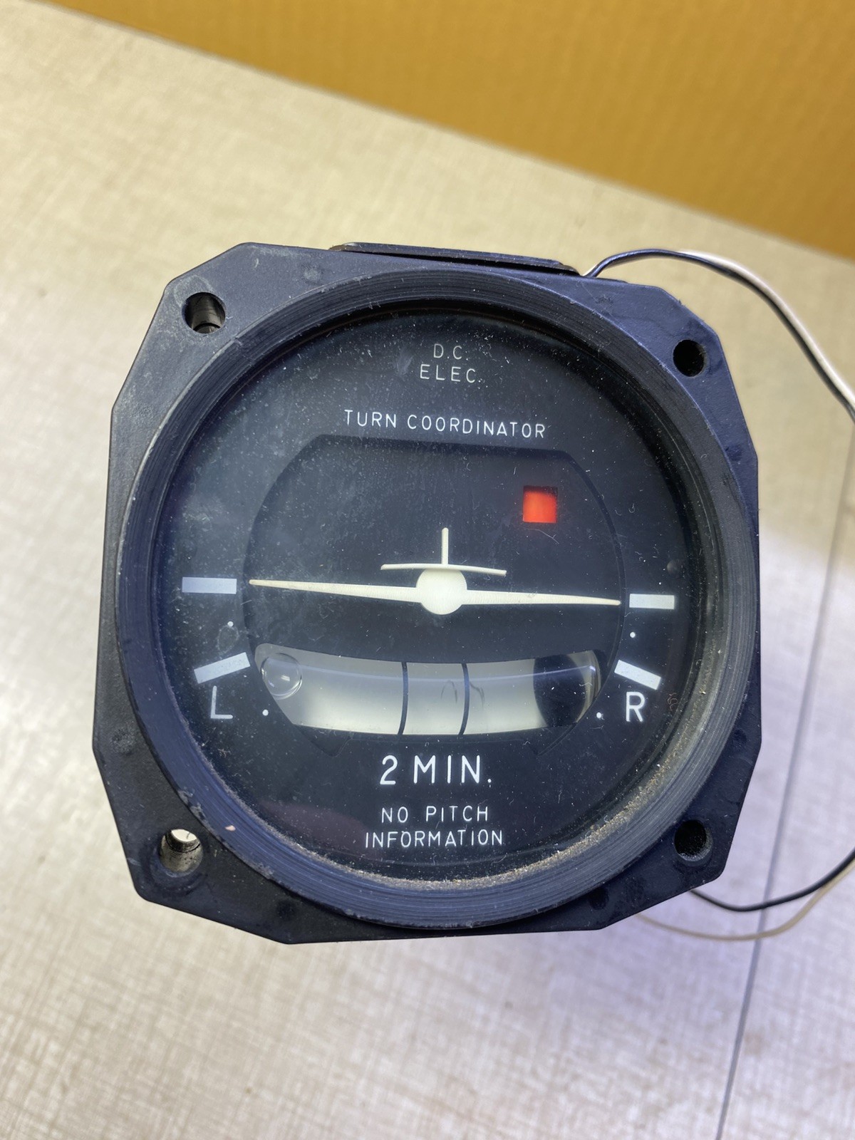 United Instruments 28V 2 Min Turn Coordinator PN 9013 Lighted C3B Untested #S2