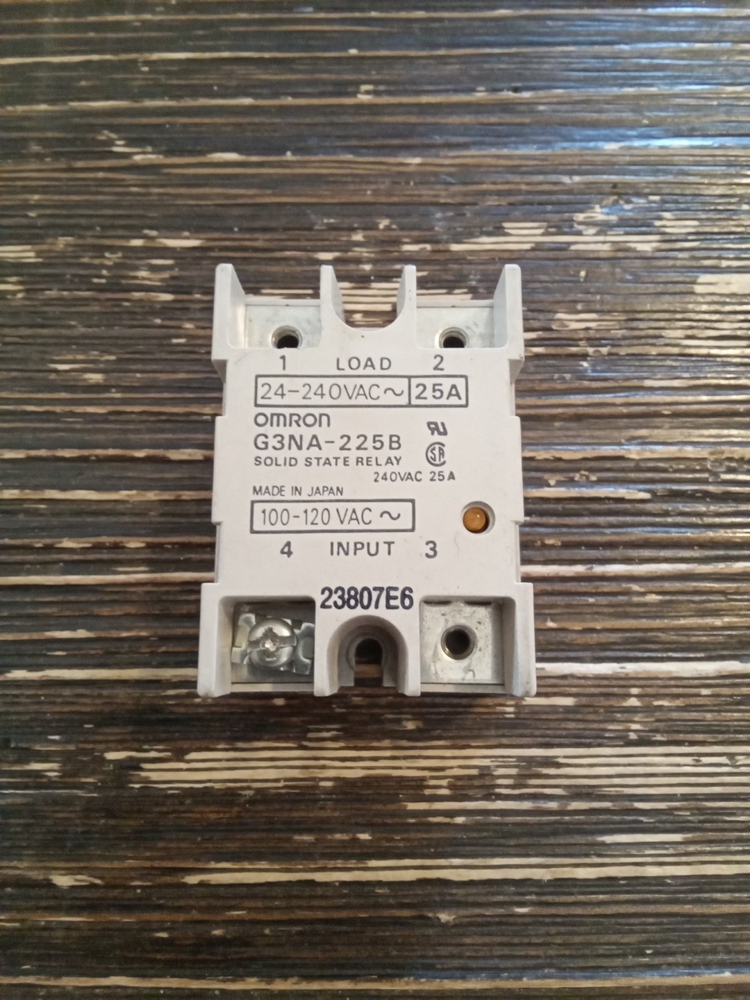 Omron G3NA-225B Solid State Relay (Missing Screws)