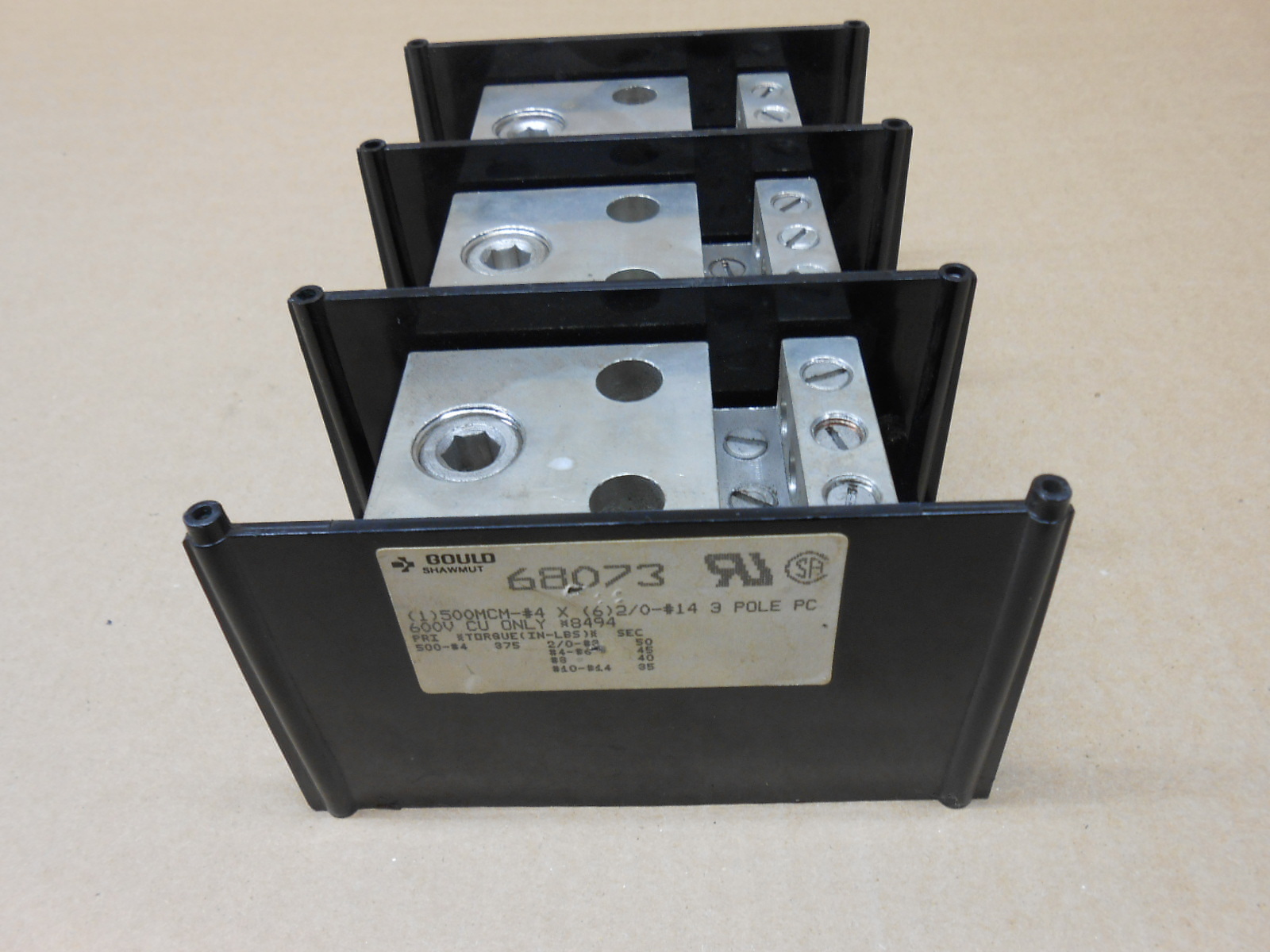 1 NEW GOULD SHAWMUT 68073 POWER DISTRIBUTION BLOCK 3 POLE 600 VOLT (2 AVAIL)