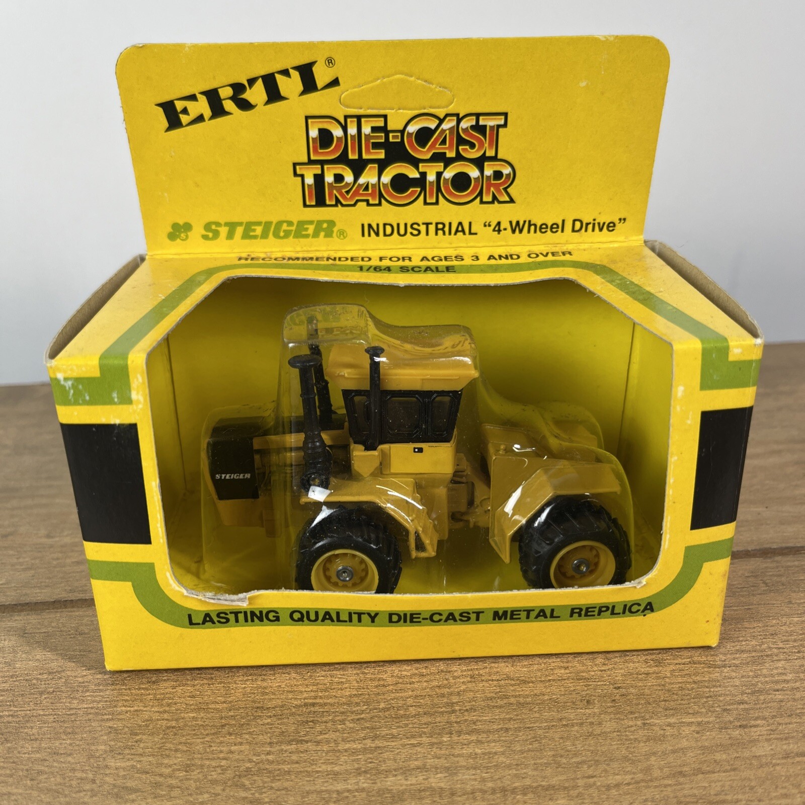 ERTL STEIGER INDUSTRIAL 4 WHEEL DRIVE DIE CAST TRACTOR  #1980 NEW IN BOX
