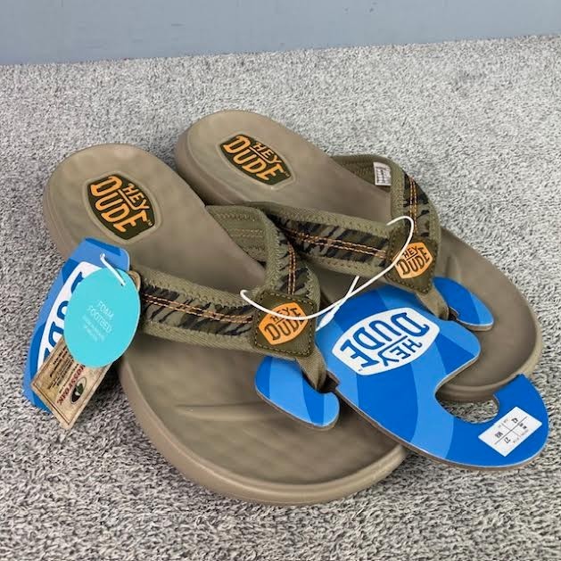 Hey Dude Men’s Flip Flops Camo Mossy Oak Brown Sandals Comfort Myers