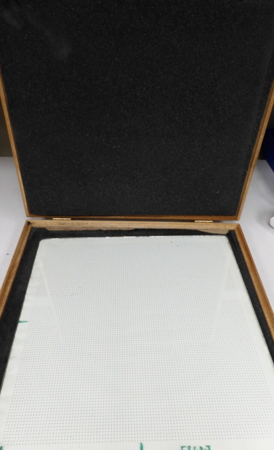20" x 20" - Glass Artifact/Optical Calibration Grid Standard in case - PM54