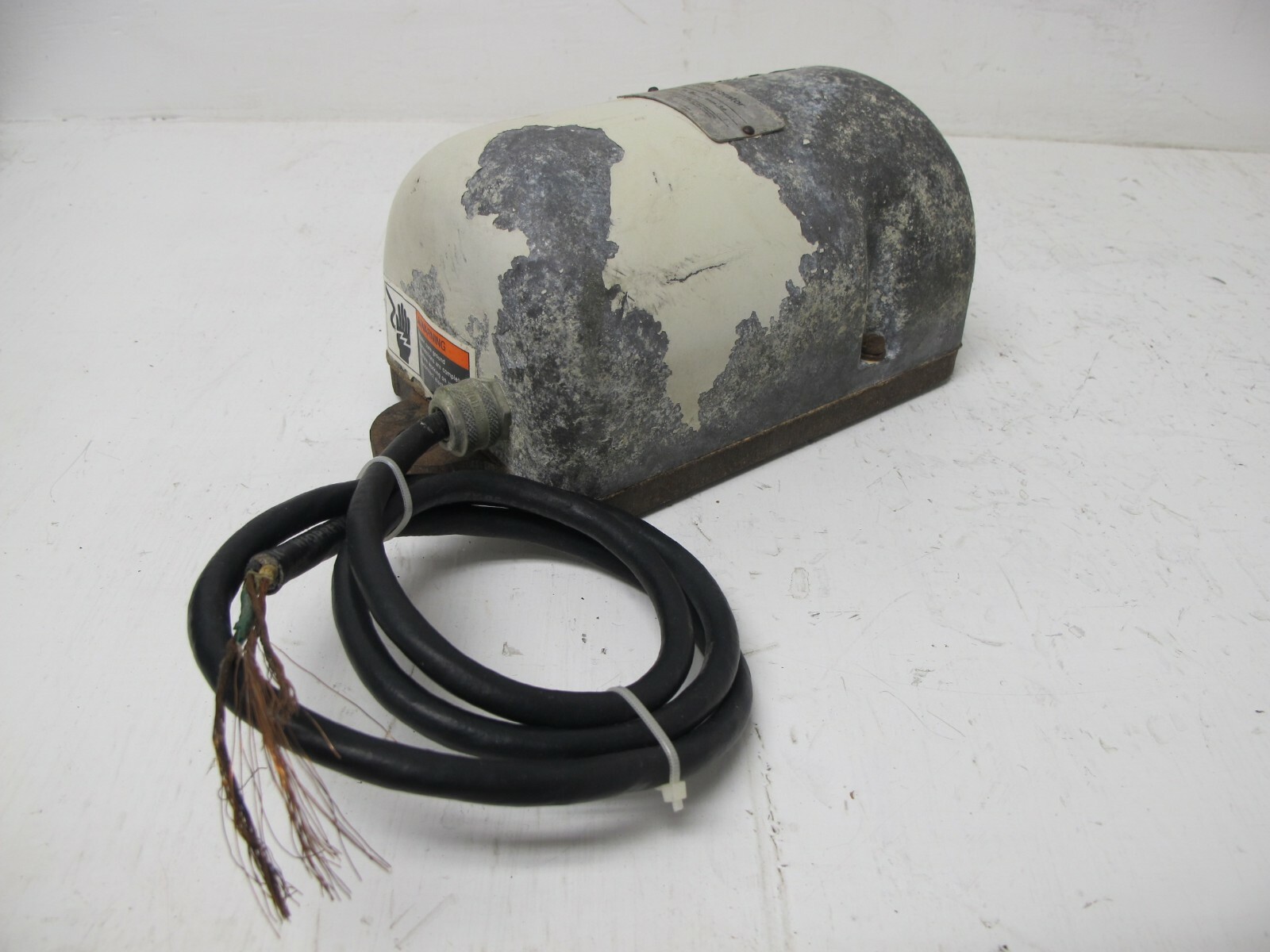 FMC V-20 Syntron Magnetic Vibrator 115V Vibration Vibratory Feeder V20 120 V 60