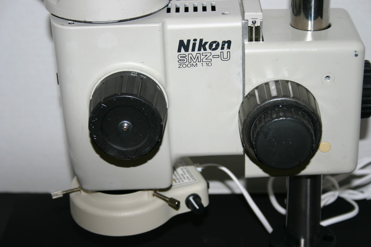 Nice Nikon SMZ-U Stereozoom Microscope Pole Stand Ring Light 7-75X