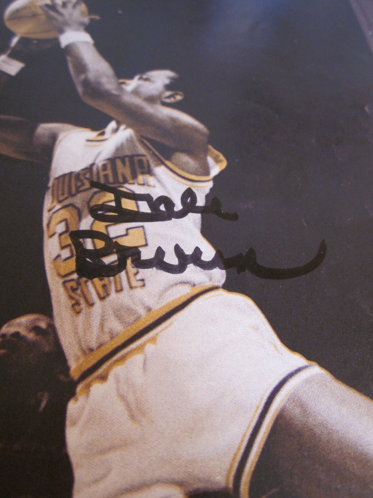 1981 LSU UCLA BASKETBALL PROGRAM SUPERDOME SIGNED BY DALE BROWN