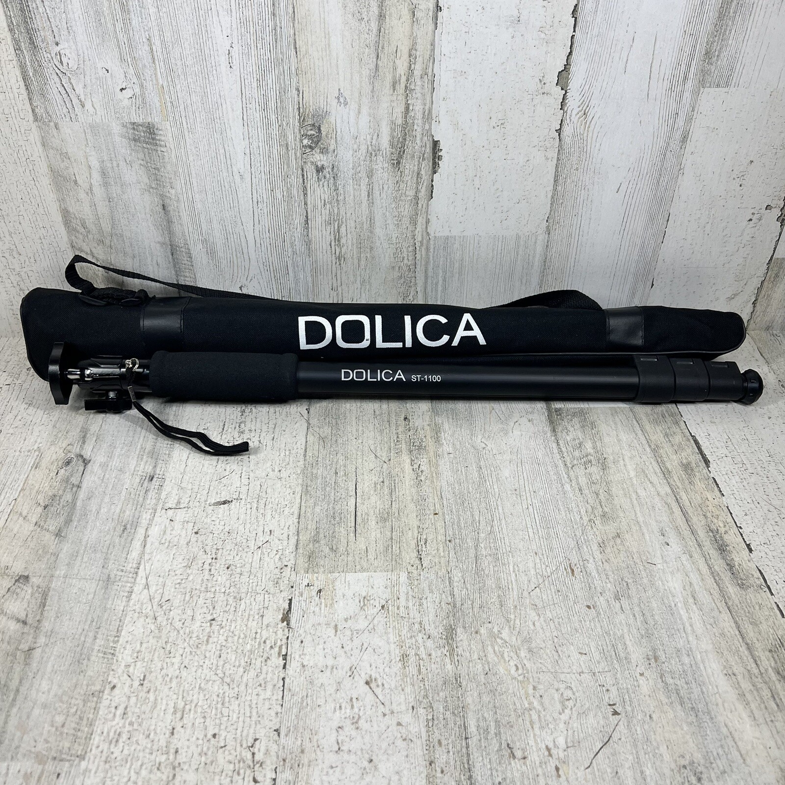 Dolica ST-1100 68" Lightweight Camera Monopod w/ Case