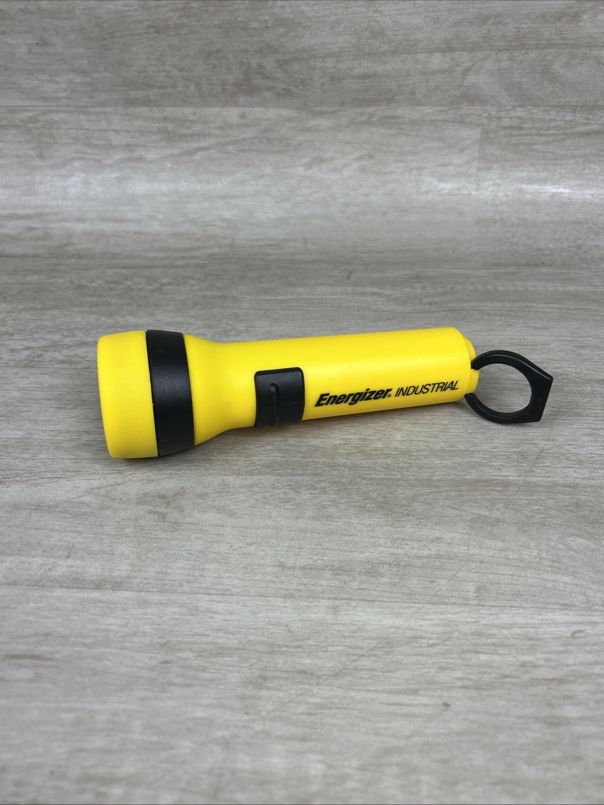NOS! ENERGIZER INDUSTRIAL FLASHLIGHT Yellow Smooth Side  1210 TL NOS 2D Cell