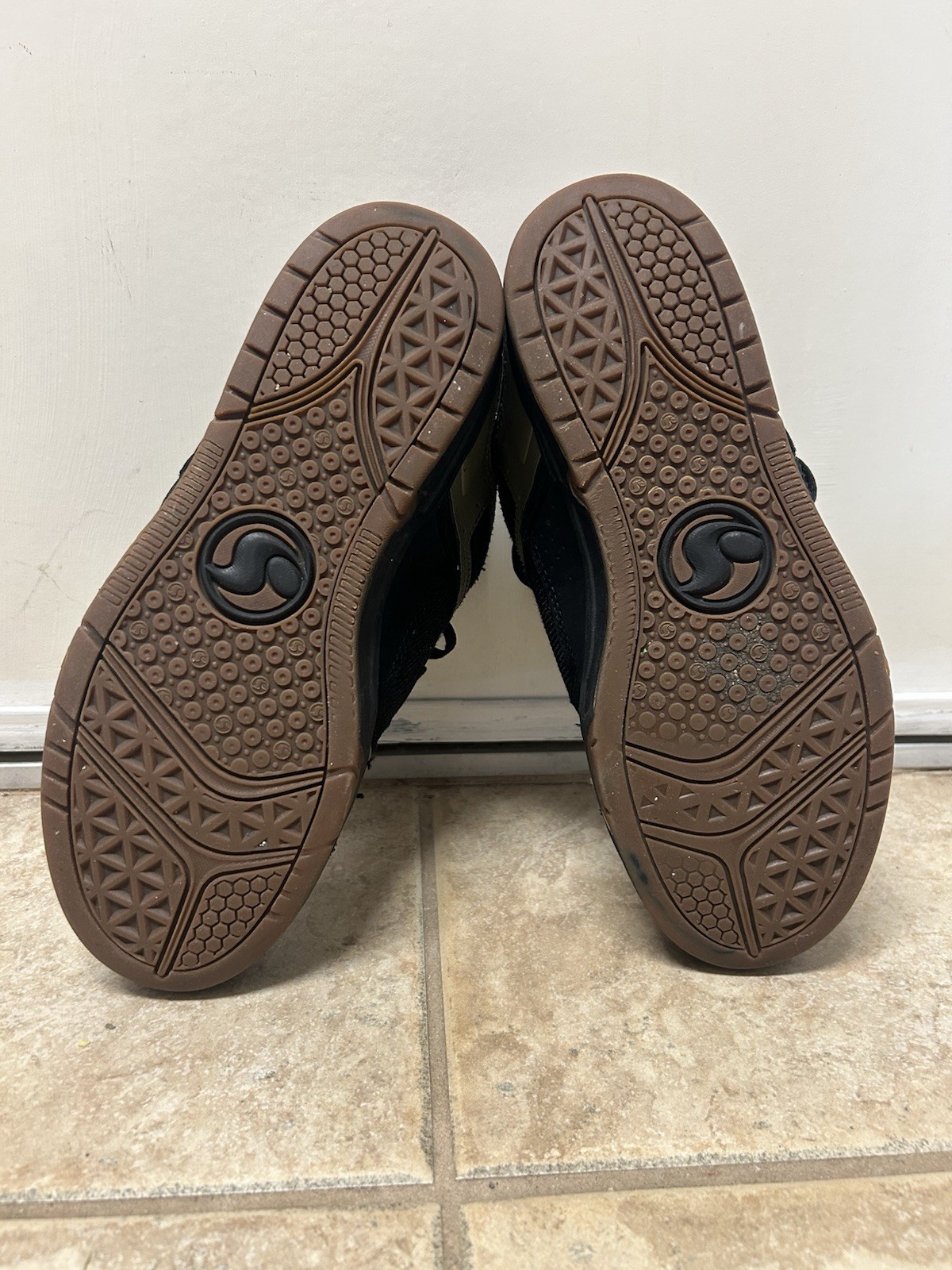 DVS Comanche Men's Skateboarding Shoes Medium Width Size 7.5