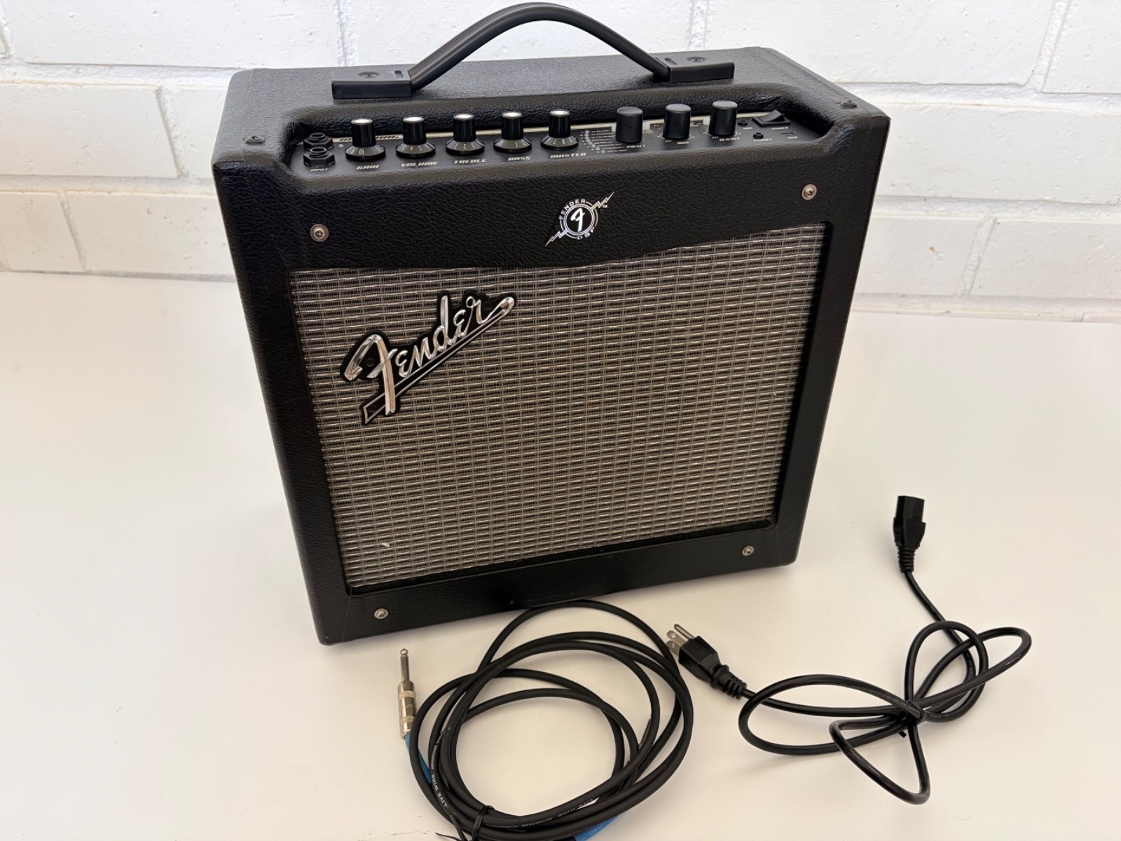 Fender Mustang 1 V.2 70W Solid State Electric Guitar Amplifier