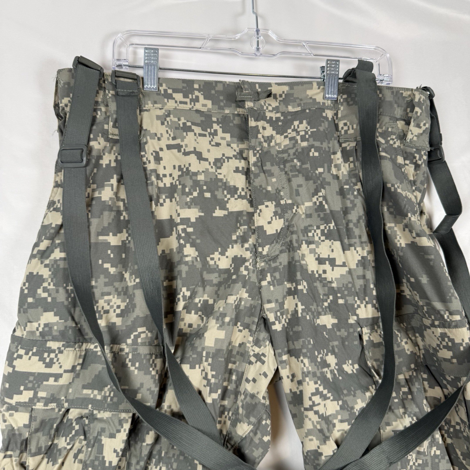 Genuine US Army Trousers Suspenders Cold Weather L-R, NSN: 8415-01-538-6771)