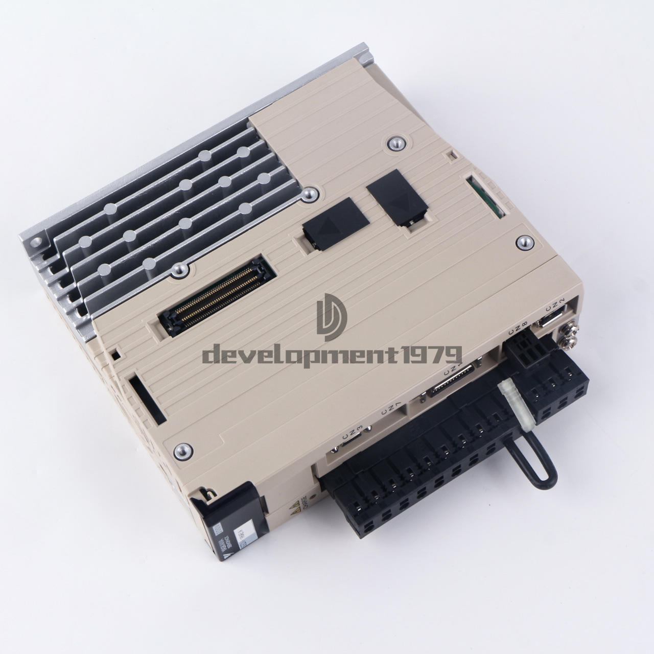 New Yaskawa SGDV-1R6AE1A Servopack 3PH 0-230V 1.6A 200W SGDV1R6AE1A #DC