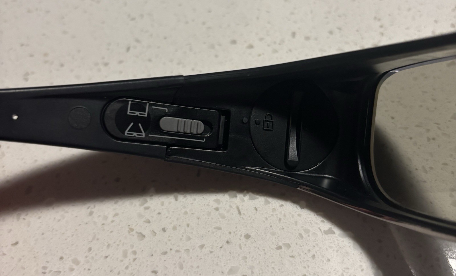 Sony TDG-BR100 3D active glasses, designed for use w Sony 3D TVs Model TDG-BR100