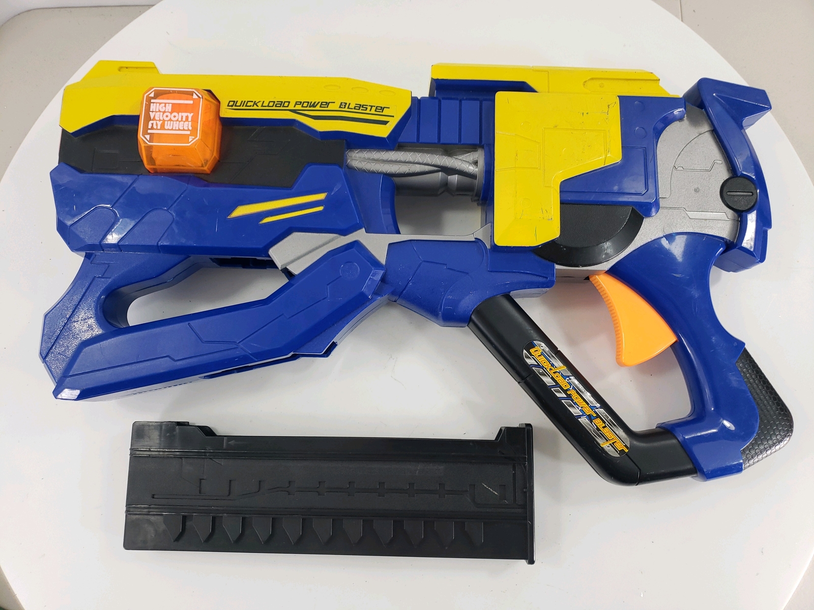 Toy Quest Quickload Power Blaster With Clip Magazine Flywheel Gun Blaster RARE