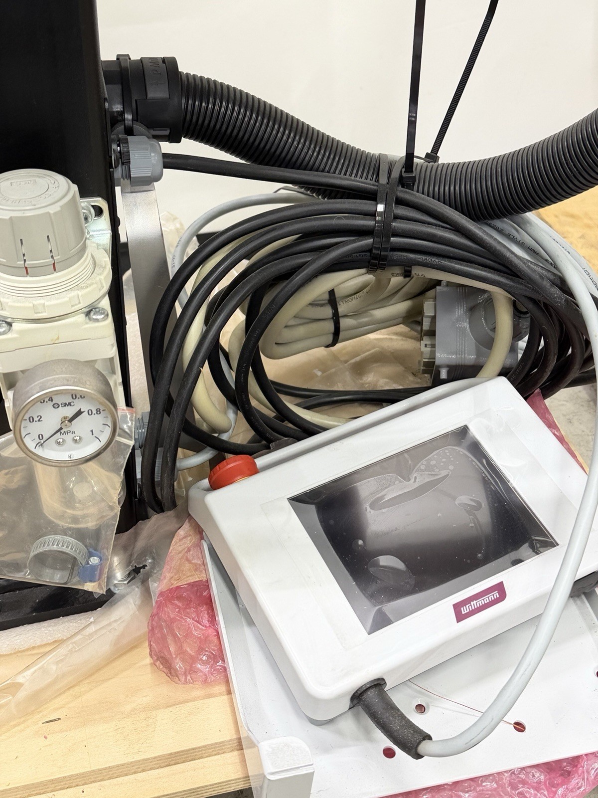 Wittmann WP80 Sprue Picker Robot 2016 NOS w/ Net8 Pendant Control Not Installed