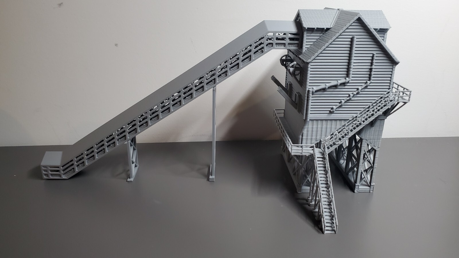 N Scale Coaling Tower building 1:160