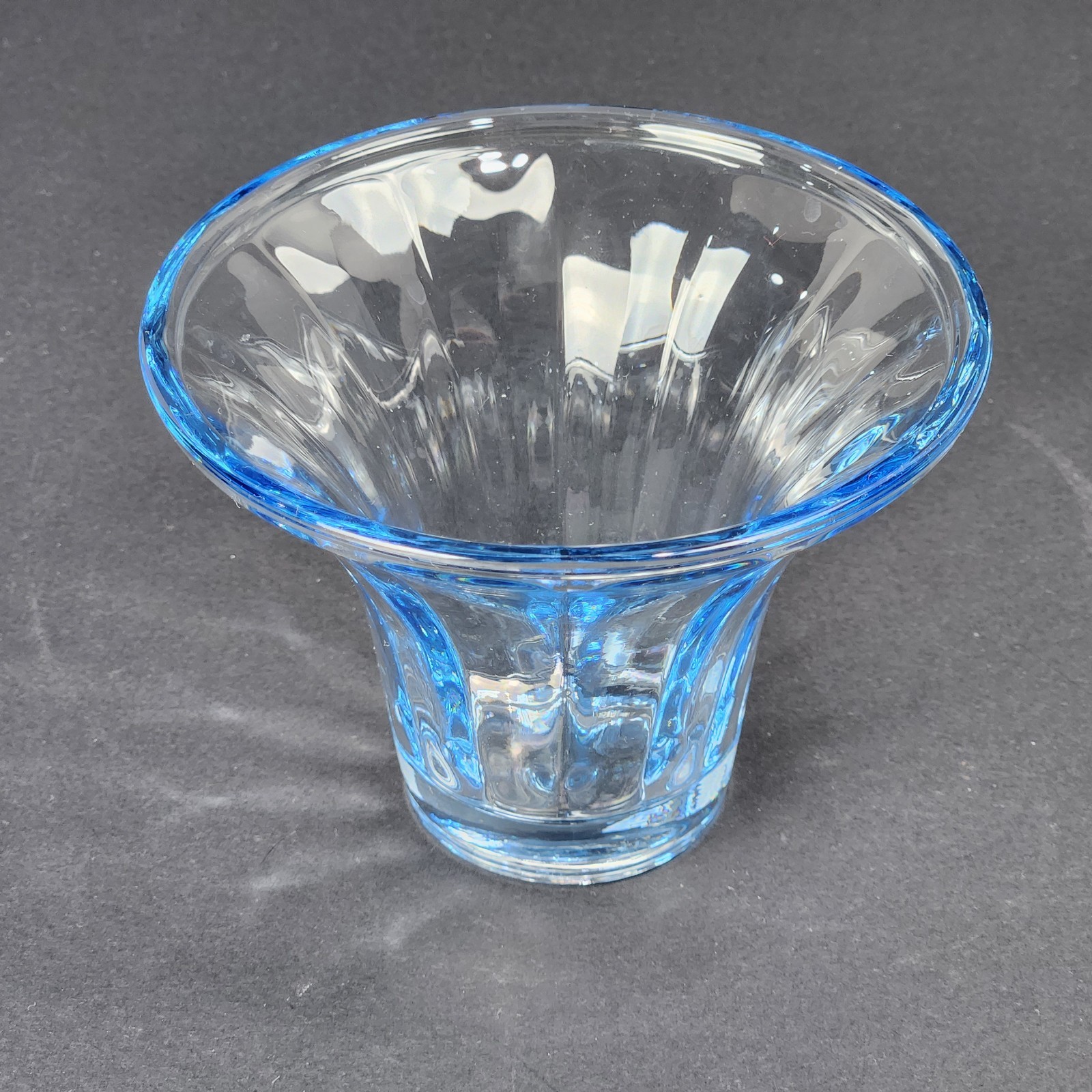 Beautiful Vintage Blue Glass Ice Cream Dessert Dish 3-1/2" Tall x 4-3/4" Dia.