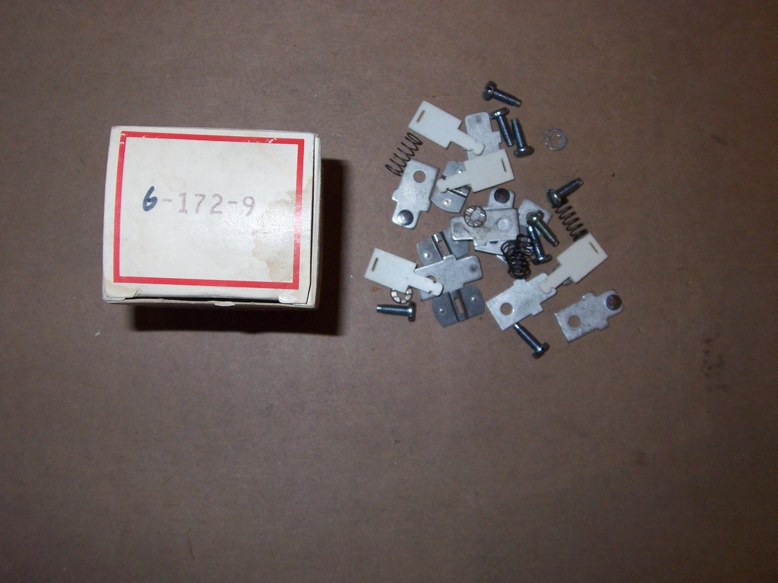 NEW CUTLER HAMMER 6-172-9 CONTACT KIT 61729