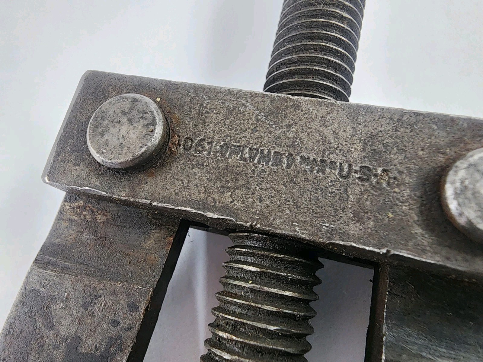 (2) Vintage Medium Size 2-Jaw Gear Pullers - Plomb 4061 4022 & Unknown