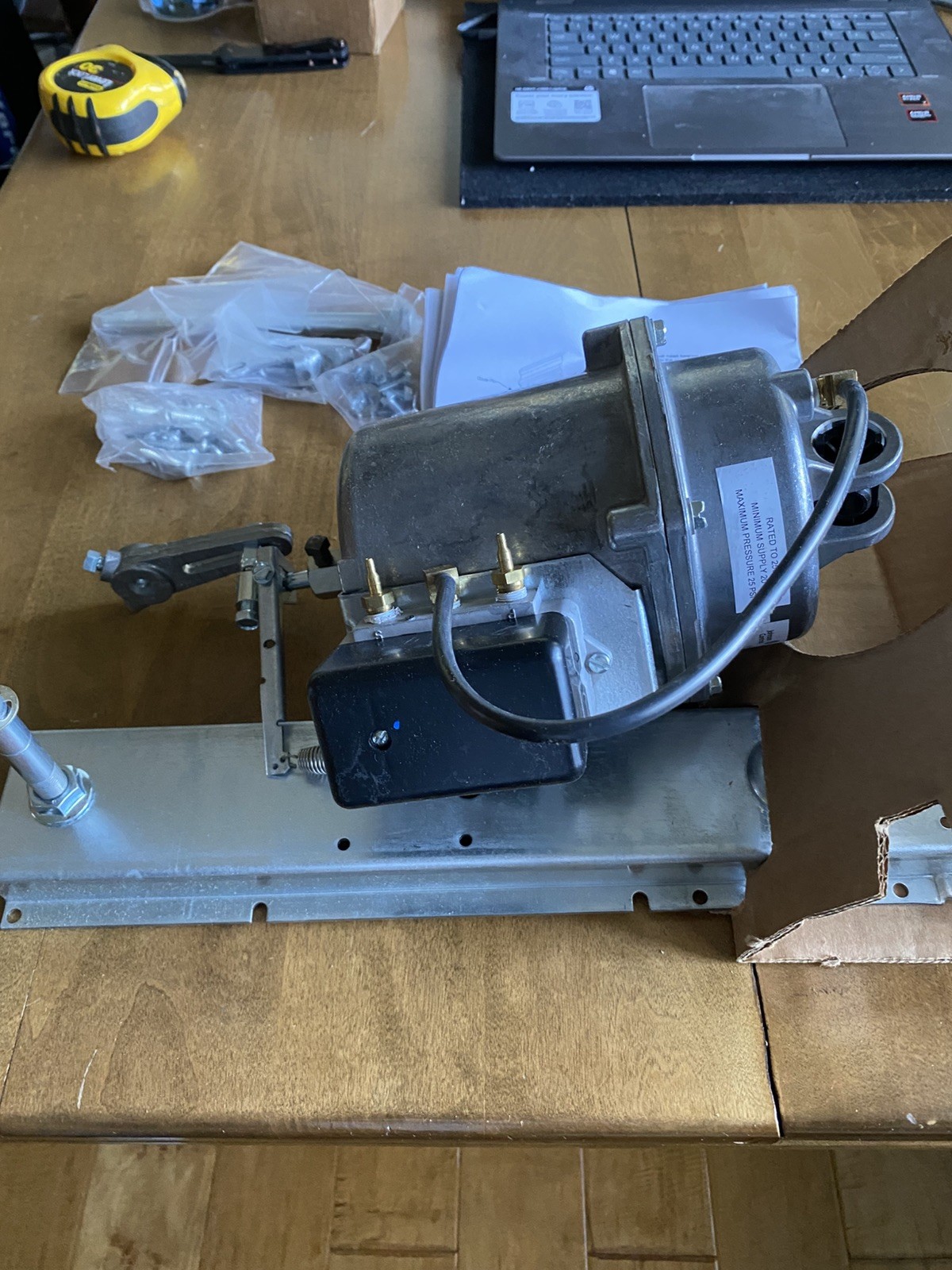 Johnson Controlc D-3153-1 Damper Actuator With Positioner 8-13 Spring Range