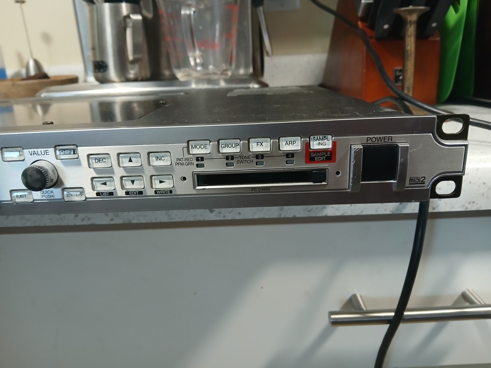 ROLAND FANTOM XR