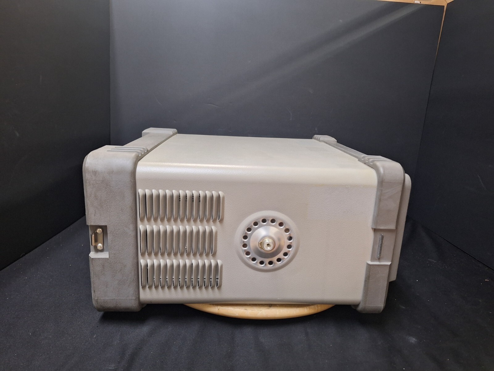 Agilent E4404B : Spectrum Analyzer w/Opt. 1DS 1DR 1D6 B72 1D5 BAC 231... (2404)