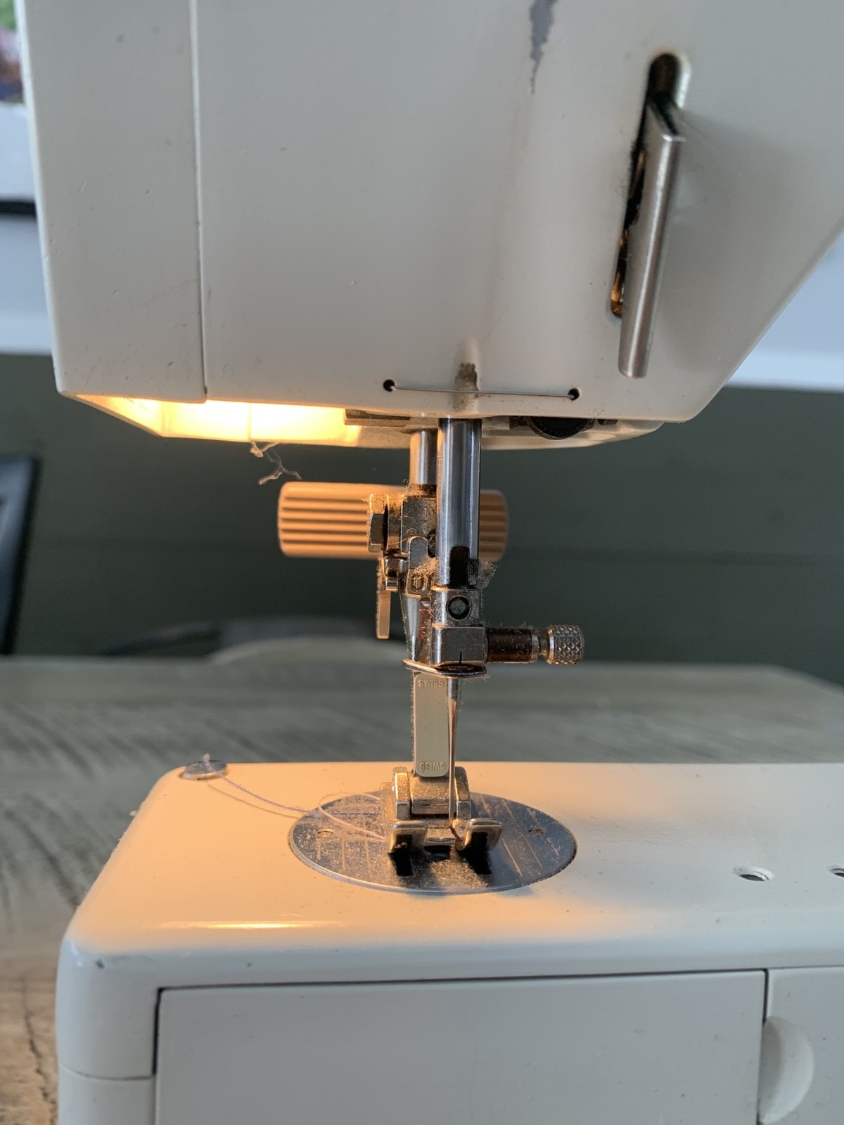 BERNINA 930 Record Electronic Sewing Machine w/ Case & Pedal WORKS, TESTED