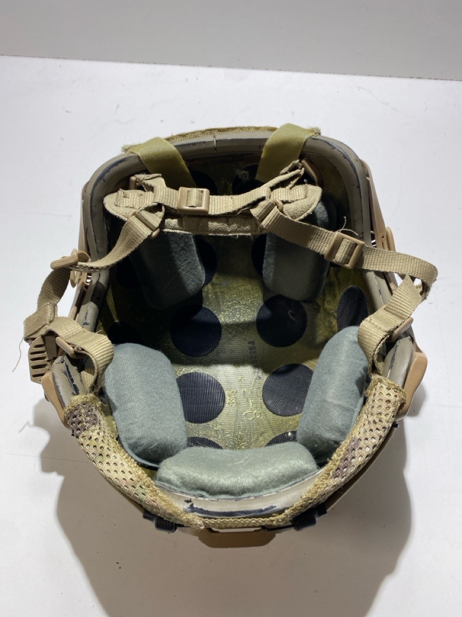 BALLISTIC COMBAT HELMET (P32008810)
