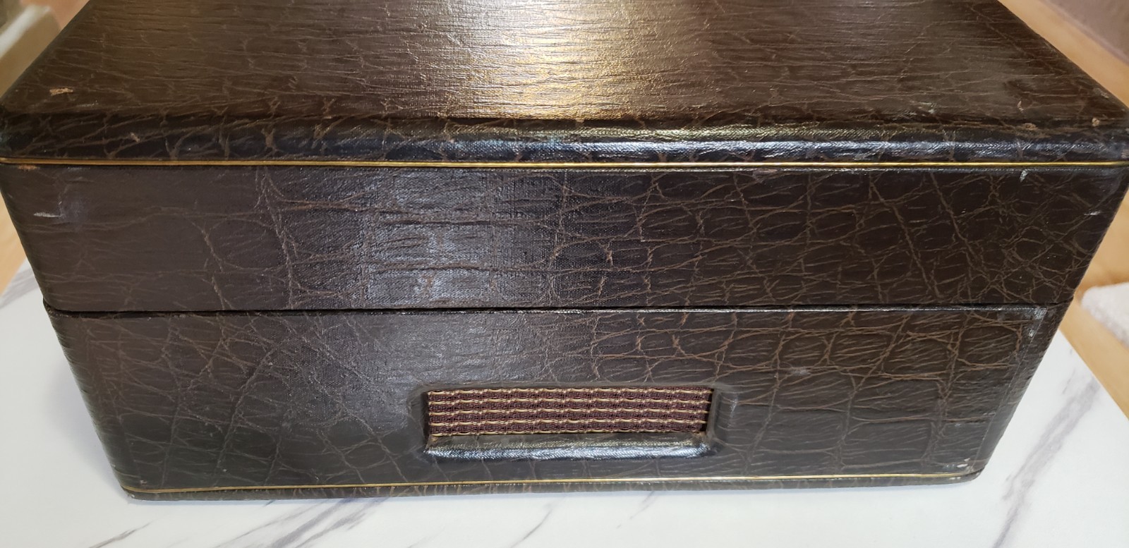 Vtg ELECTRO-MITE portable suitcase record player