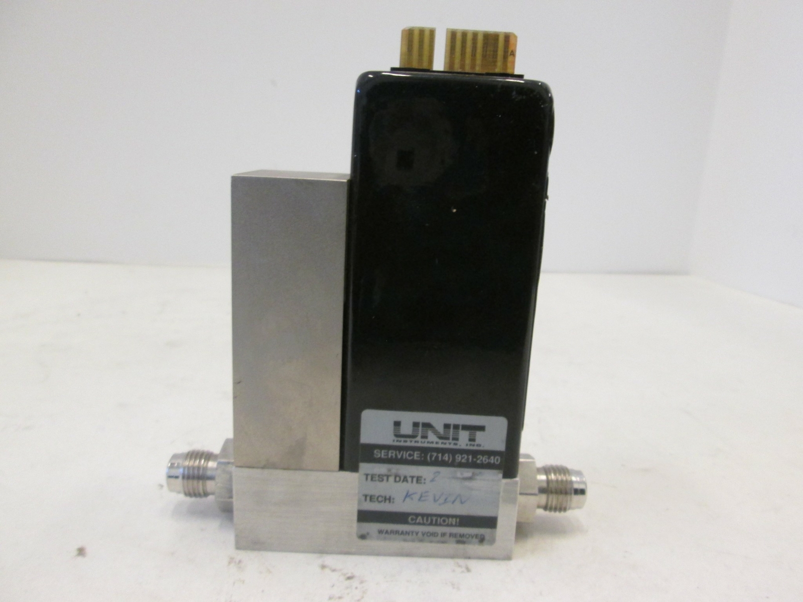 Unit UFC-1110N Mass Flow Controller MFC, N2, 20 SLM, Used