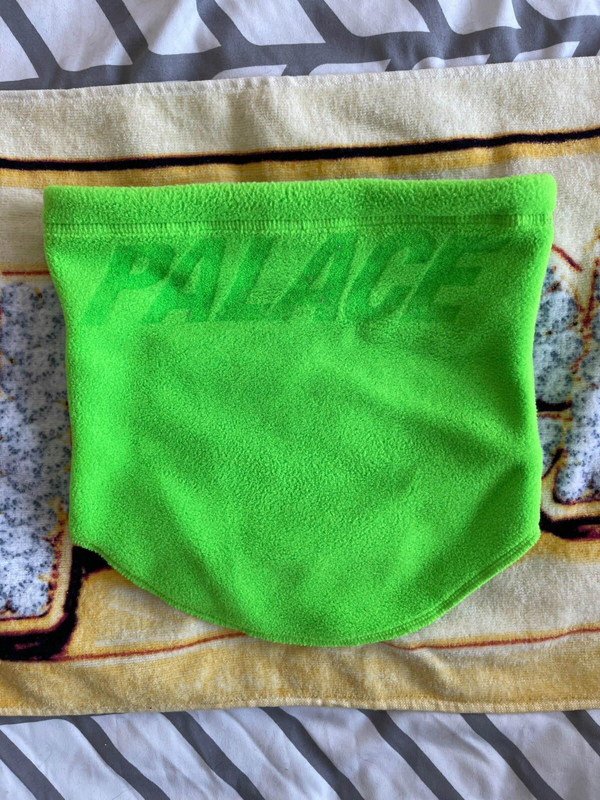 Palace X Polartec Neck Gaiter Electric Green 100 % Authentic