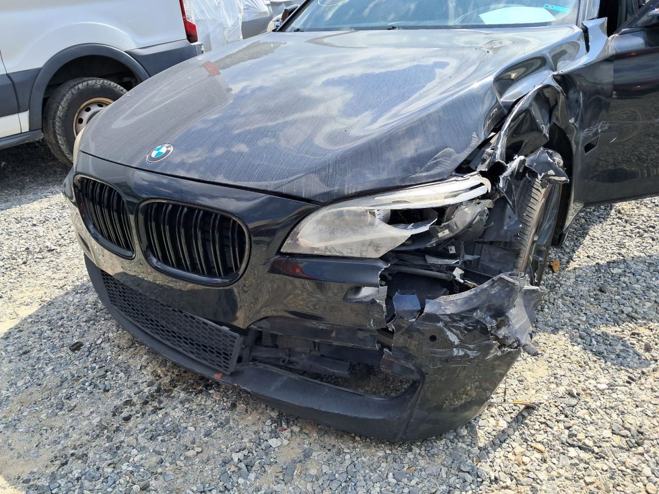 750IL 2013 Glove Box 4778425