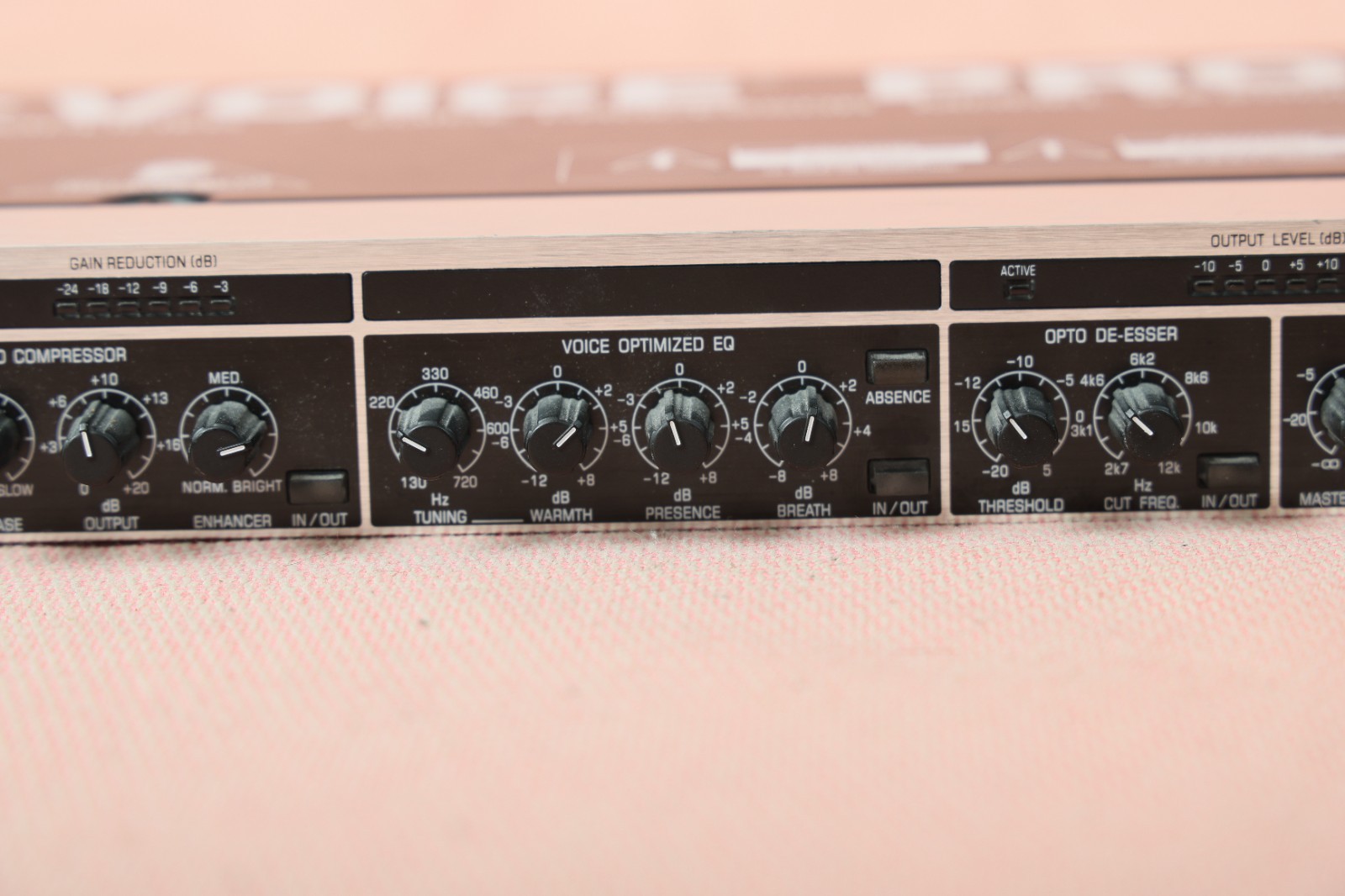 Behringer VX2000 Ultra-Voice Pro Mic Preamp / Voice Processor - Tested