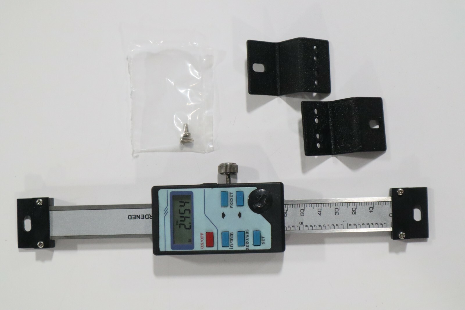 VERTICAL LINEAR SCALE WITH DIGITAL READOUT **VARIOUS SIZES AVAIABLE**
