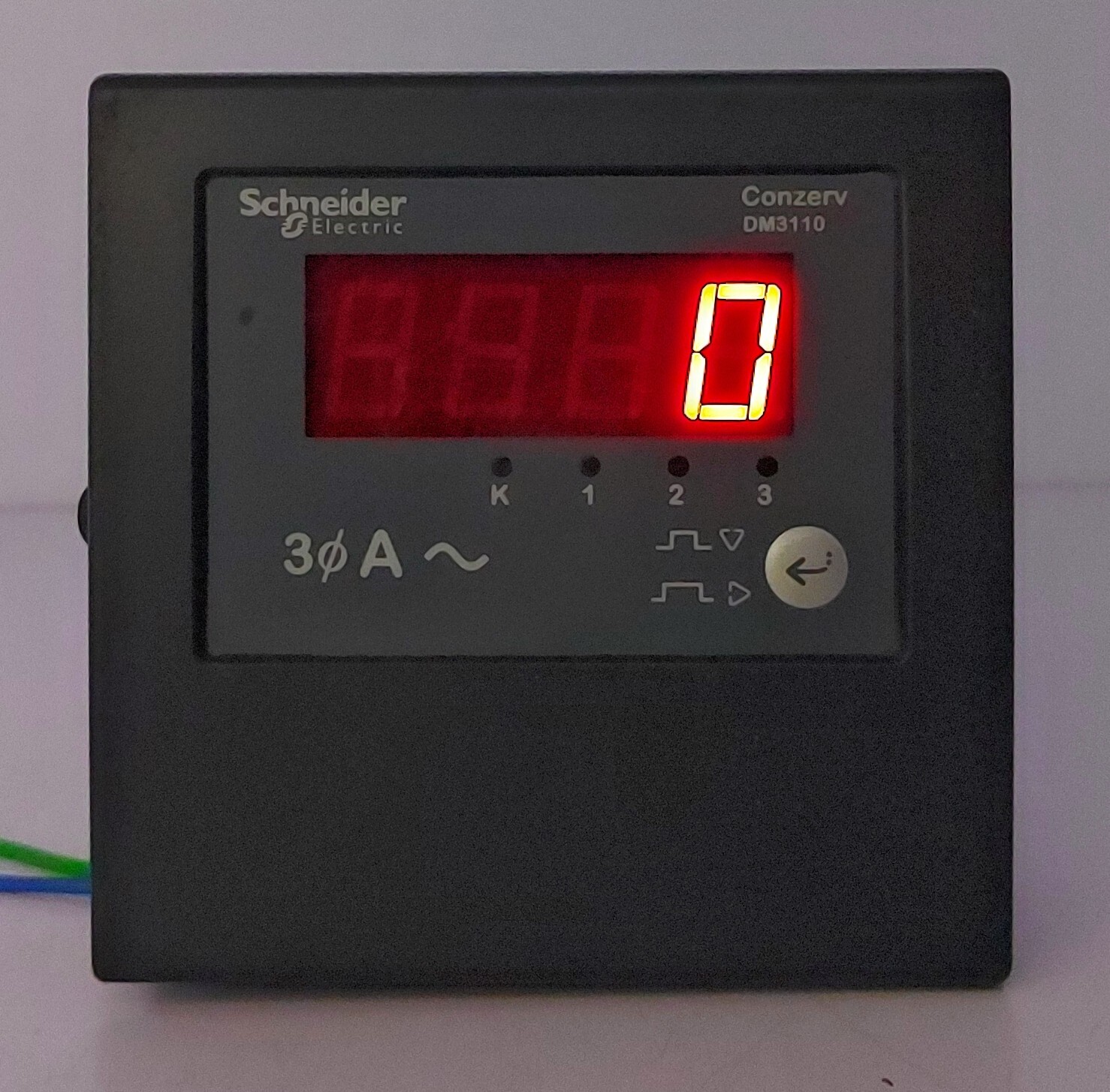 Schneider Electric Conzerv DM3110 Single Phase Voltmeter