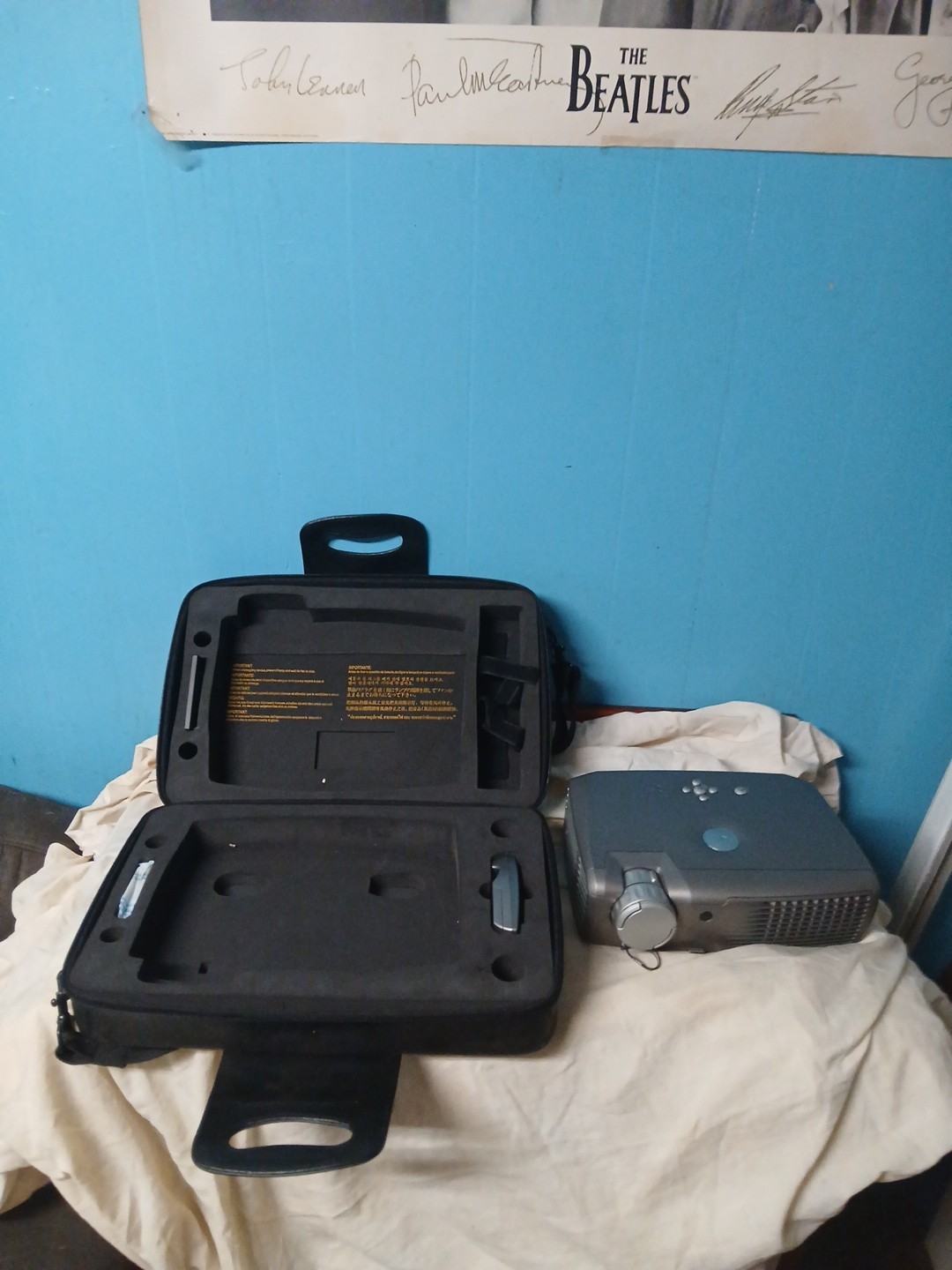 Dell 2300MP DLP Projector Used mint Condition With Case And Remote