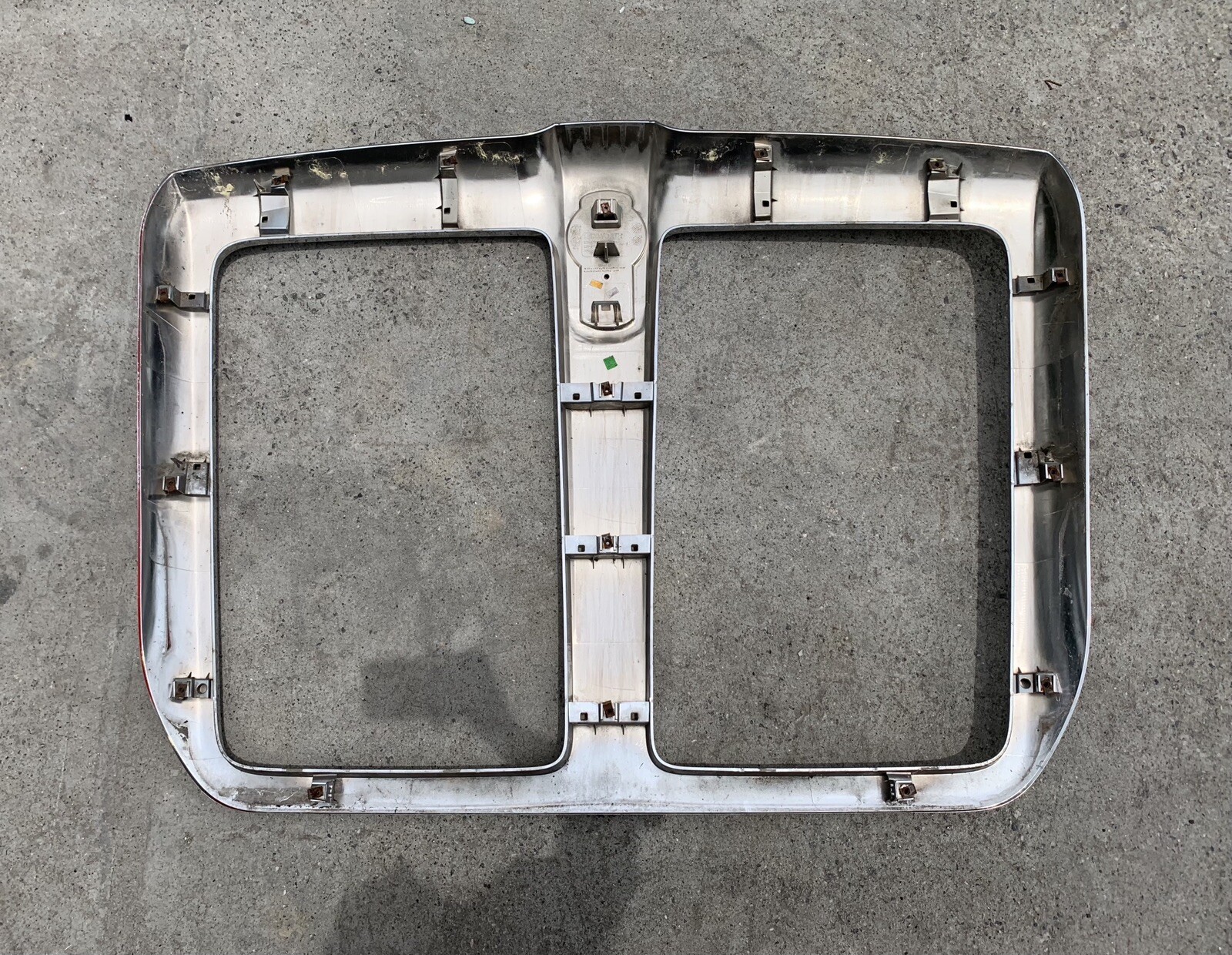 Kenworth T680 Hood Grille L29-6155-100