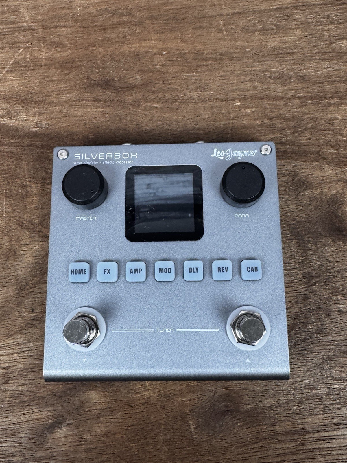 Leo Jaymz Silverbox Portable Multi Effects Processor for Guitar and Bass Reverb