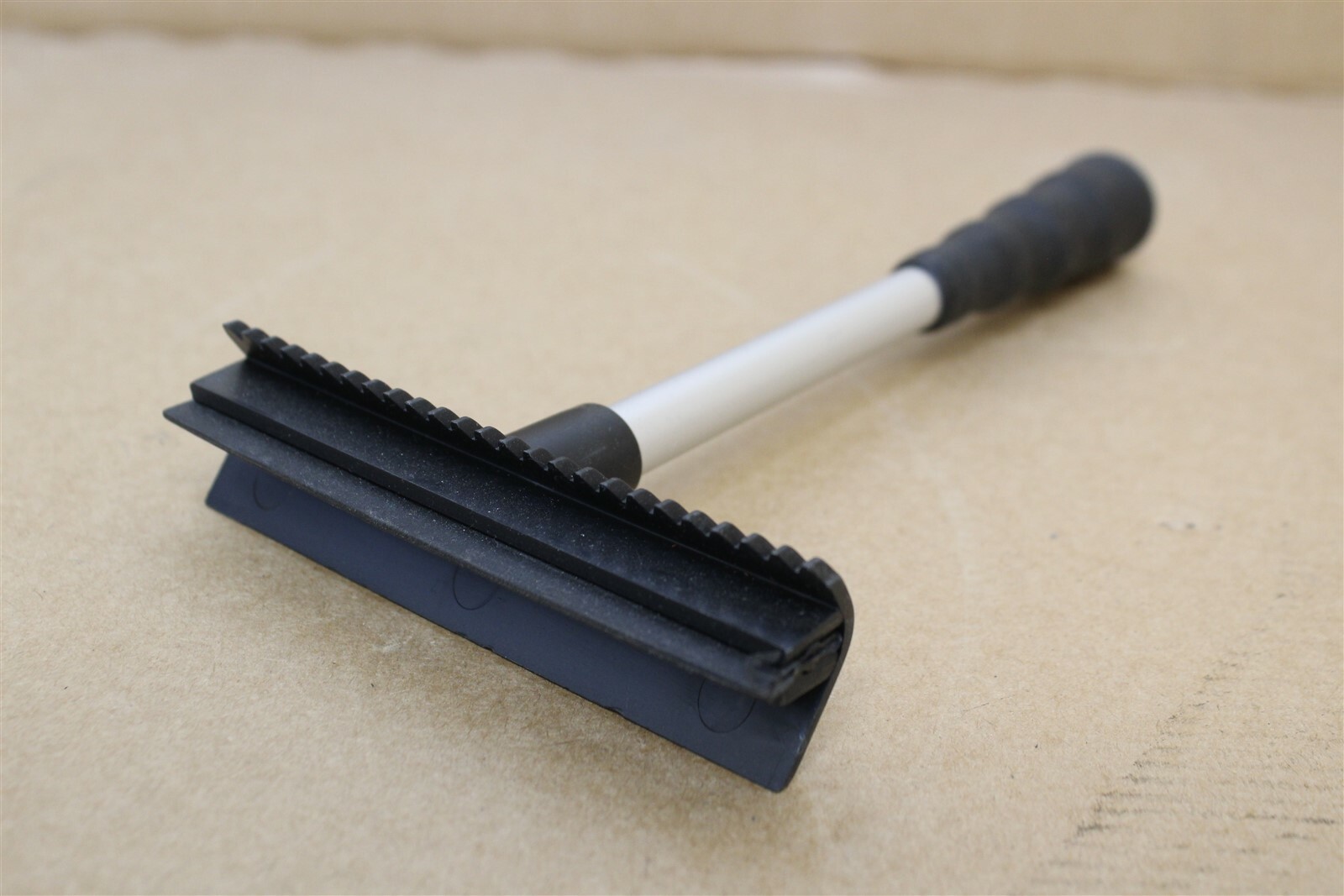 83192161341 ICE scraper New BMW accessory