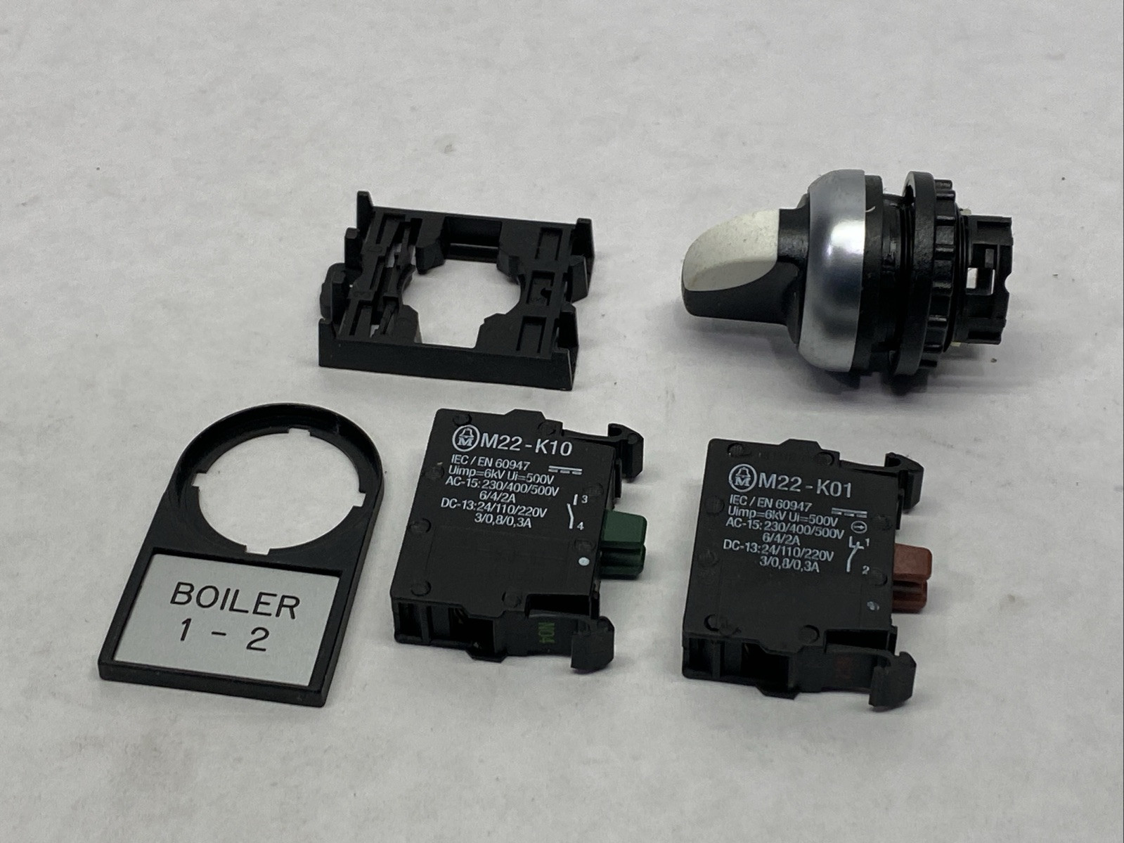 Moeller S-5733 2-Position Selector Switch Assembly Black Boiler 1-2