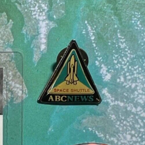 ABC NEWS SPACE SHUTTLE ON SITE COVERAGE GEL PIN PINBACK 1982-1983 ERA