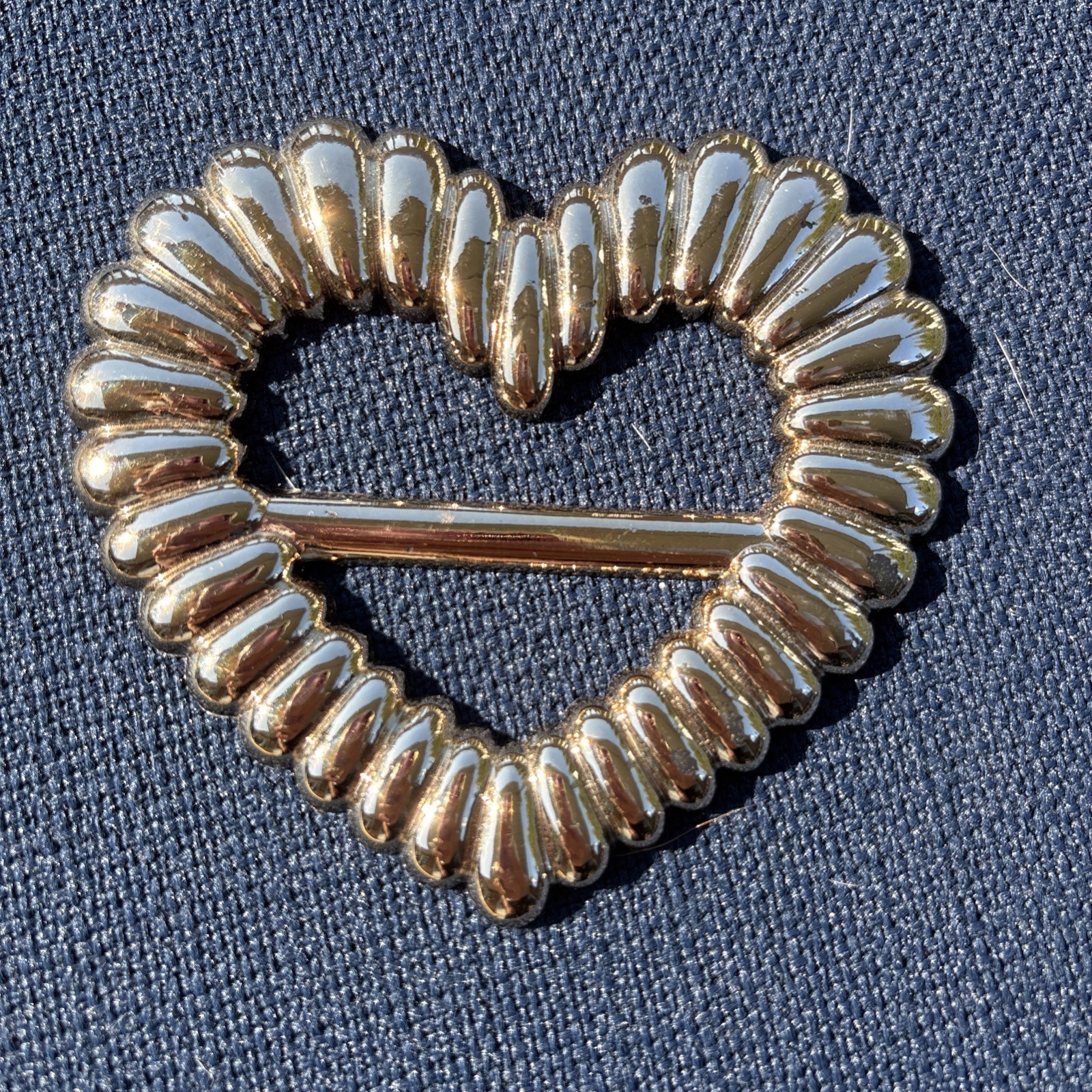 Vtg Plastic Belt Buckle Scarf Shirt Slide Metallic Gold Color HEART Shaped
