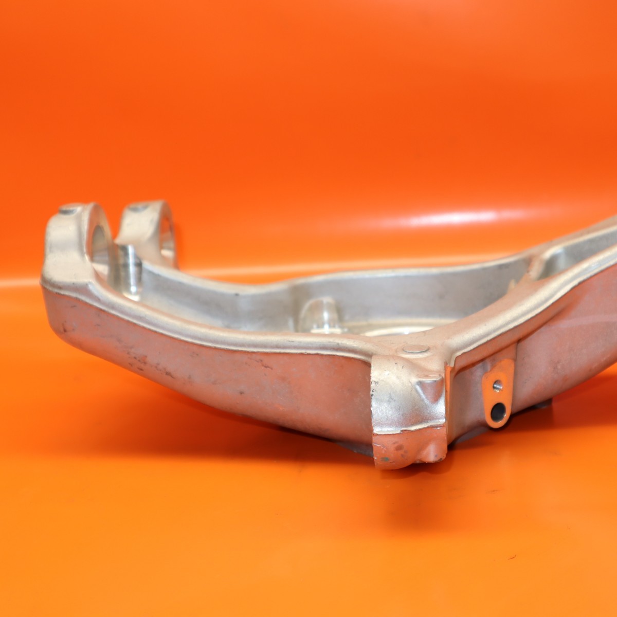 TESLA MODEL 3 KNUCKLE LEFT FRONT DRIVER 2017-2021 2022 2023 1044311-00-E RWD OEM