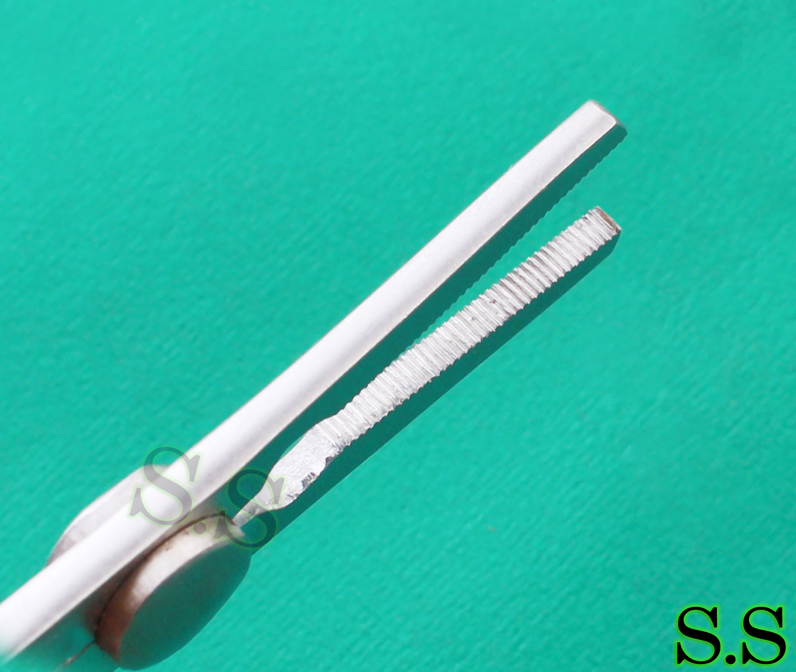 Glover Bulldog Clamp 2.75'' Straight Surgical Instruments
