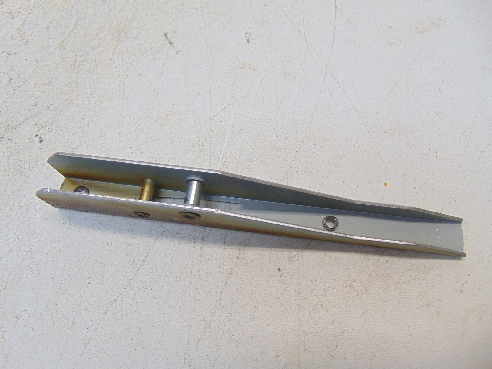 Frigidaire Electric Range BGEF3032KBB Hinge