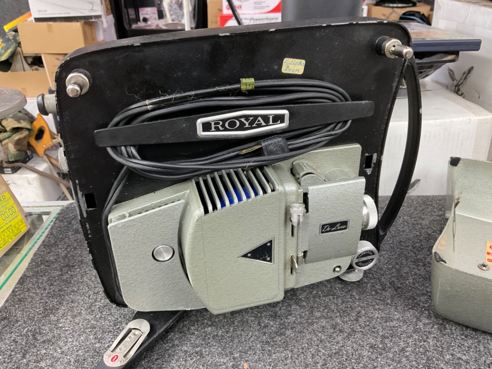 Royal De Luxe Fully Automatic 8mm Movie Projector Aurora 600A