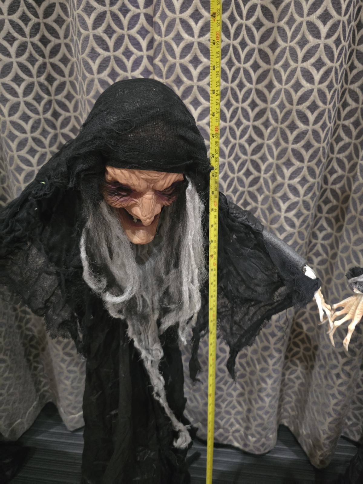 3 Fully Poseable Witches Halloween Decoration